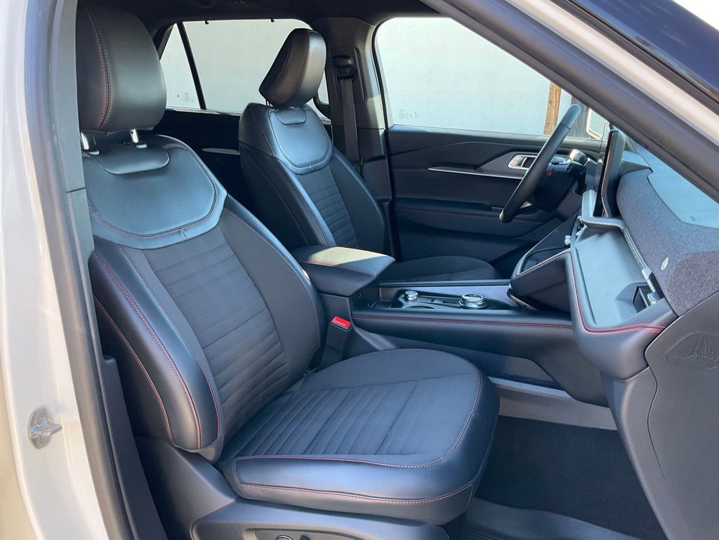 2025 Ford Explorer ST-LINE - Photo 42
