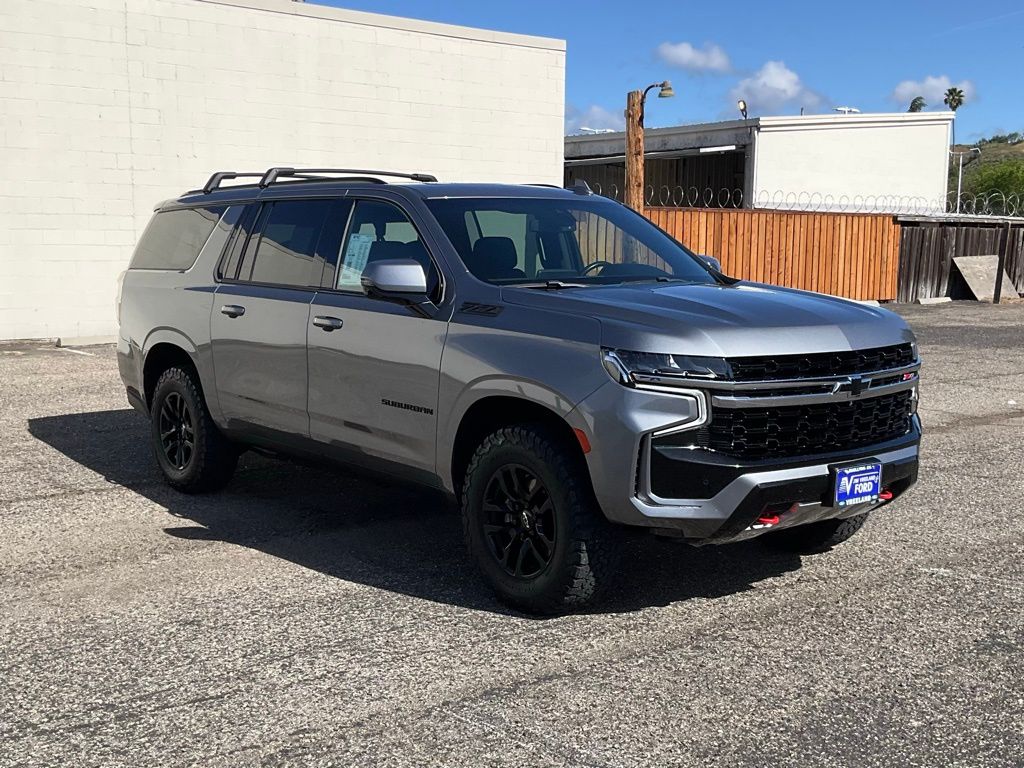 2021 Chevrolet Suburban Z71 photo 3
