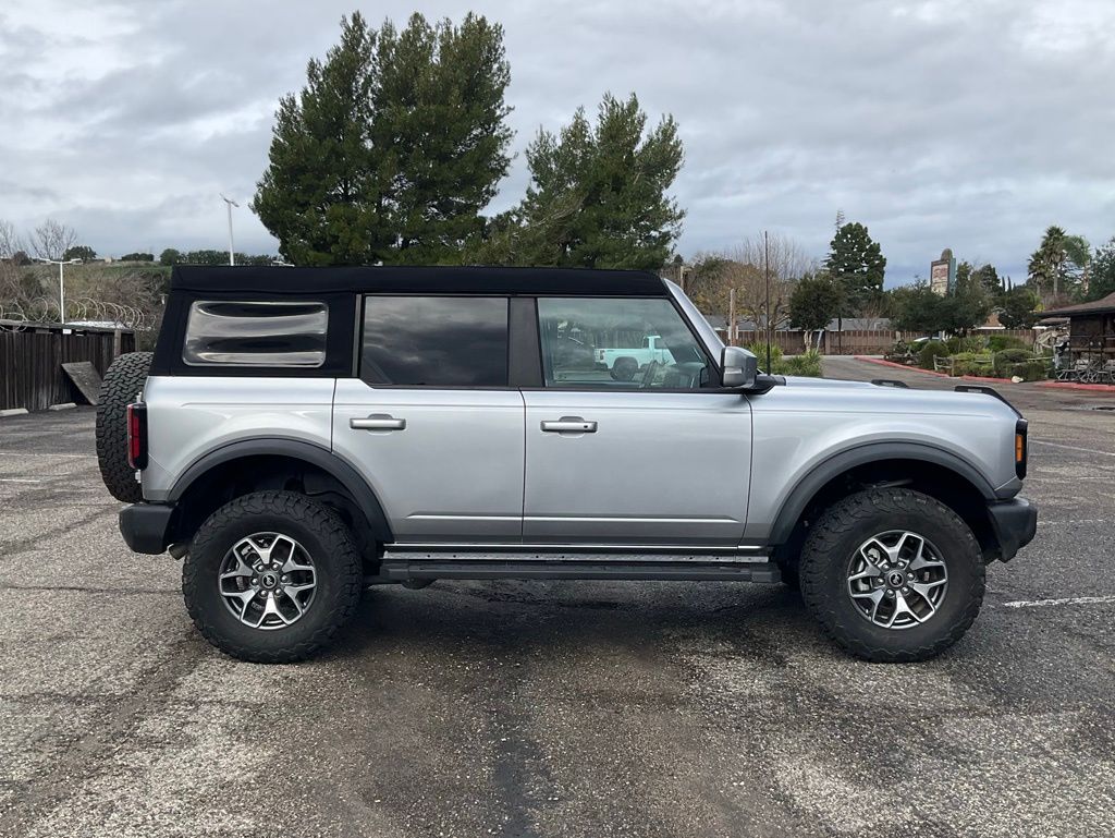 2023 Ford Bronco Outer Banks photo 6