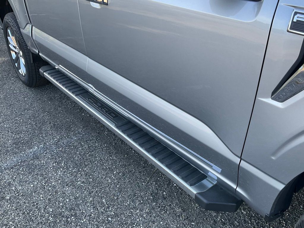 2025 Ford F-150 XLT - Photo 11