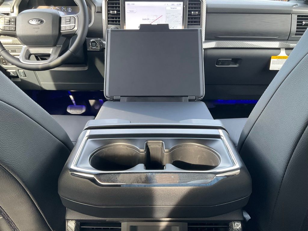2025 Ford F-150 XLT - Photo 37