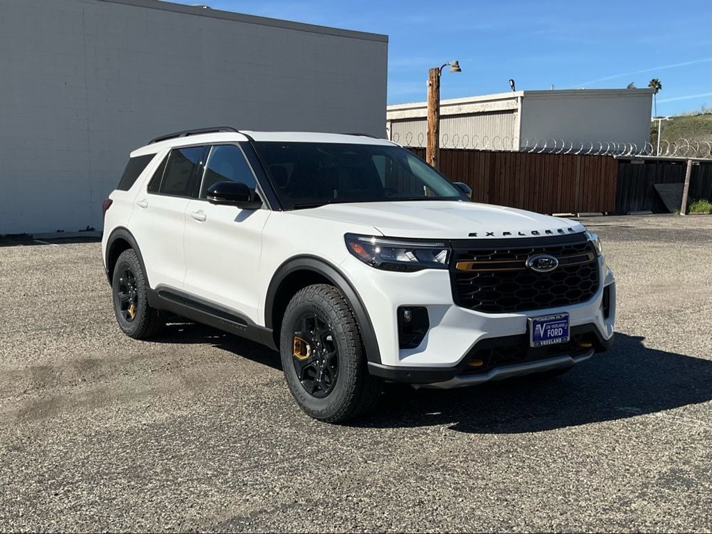 2026 Ford Explorer Tremor photo 3
