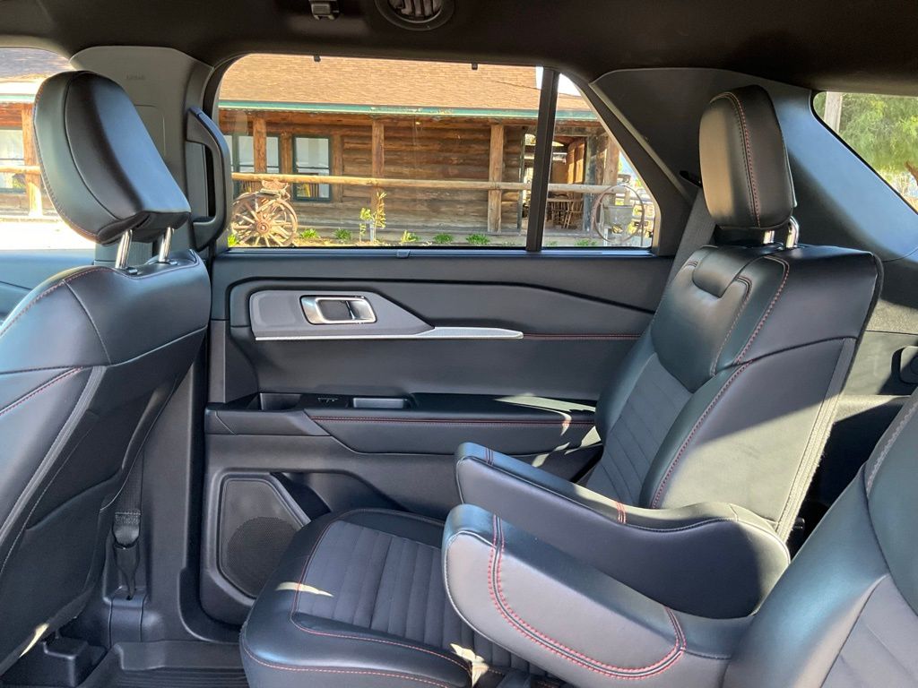 2025 Ford Explorer ST-LINE - Photo 22