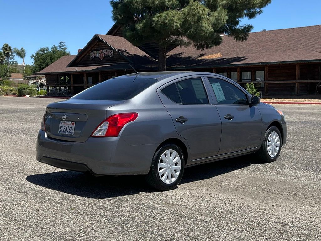 2016 Nissan Versa 1.6 S photo 5