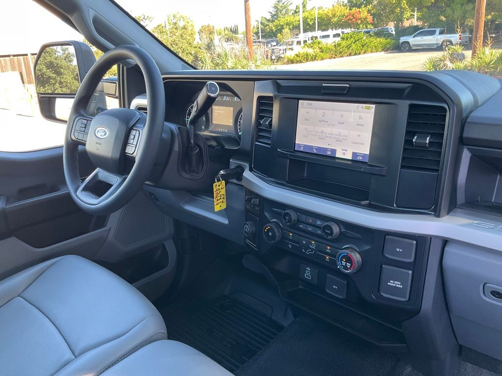 2025 Ford F-350 Super Duty Chassis Cab XL - Photo 71