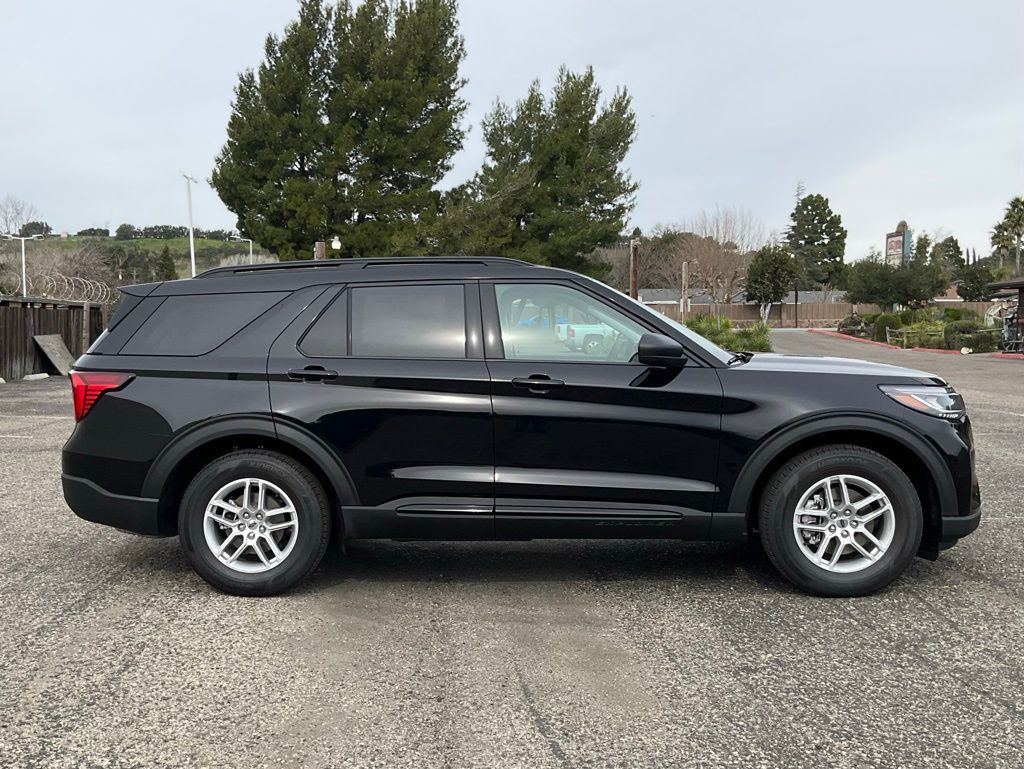 2026 Ford Explorer Active photo 6