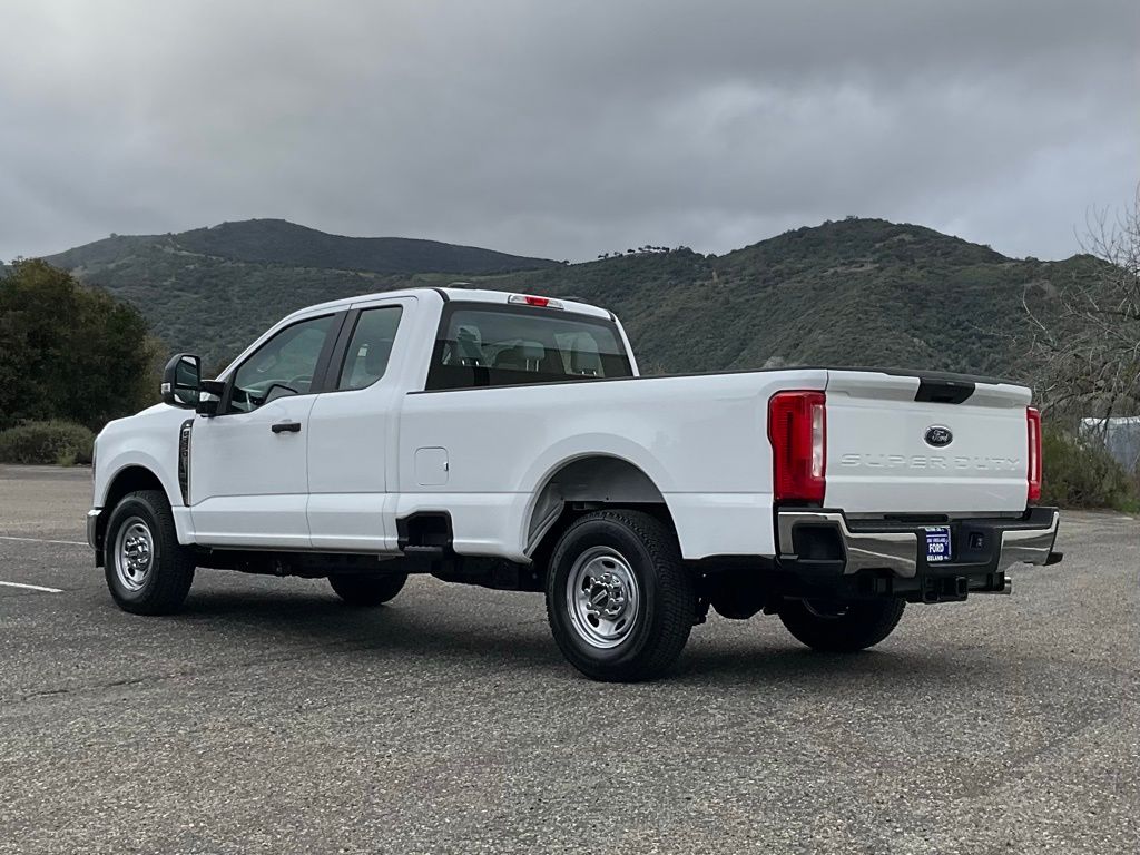 2025 Ford F-250 photo 4