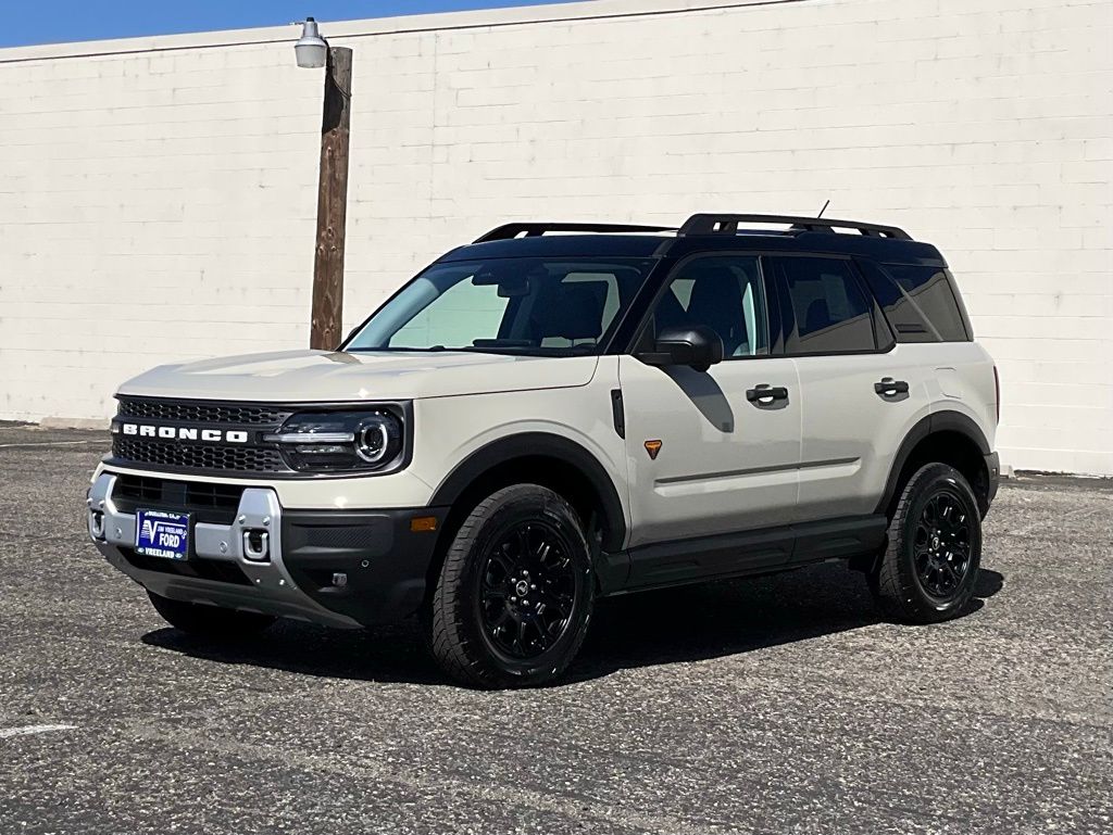 2025 Ford Bronco Sport Badlands photo 2