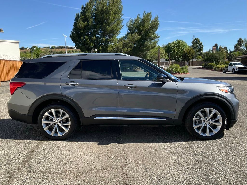 2021 Ford Explorer Platinum photo 6