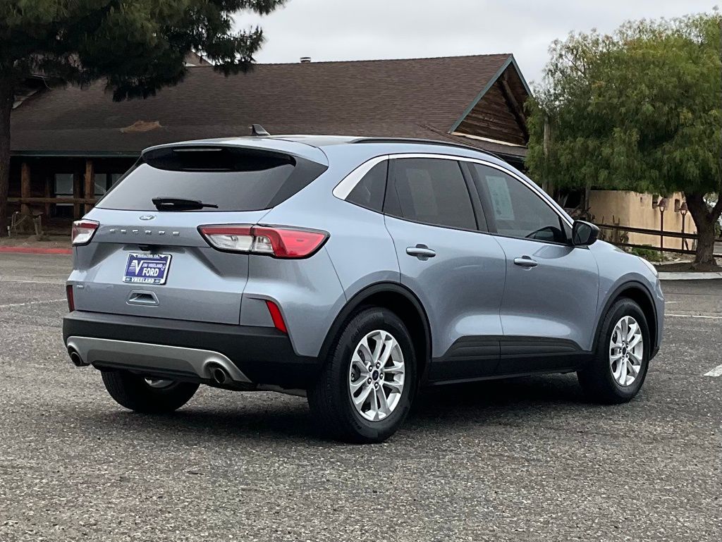 2022 Ford Escape SE photo 5