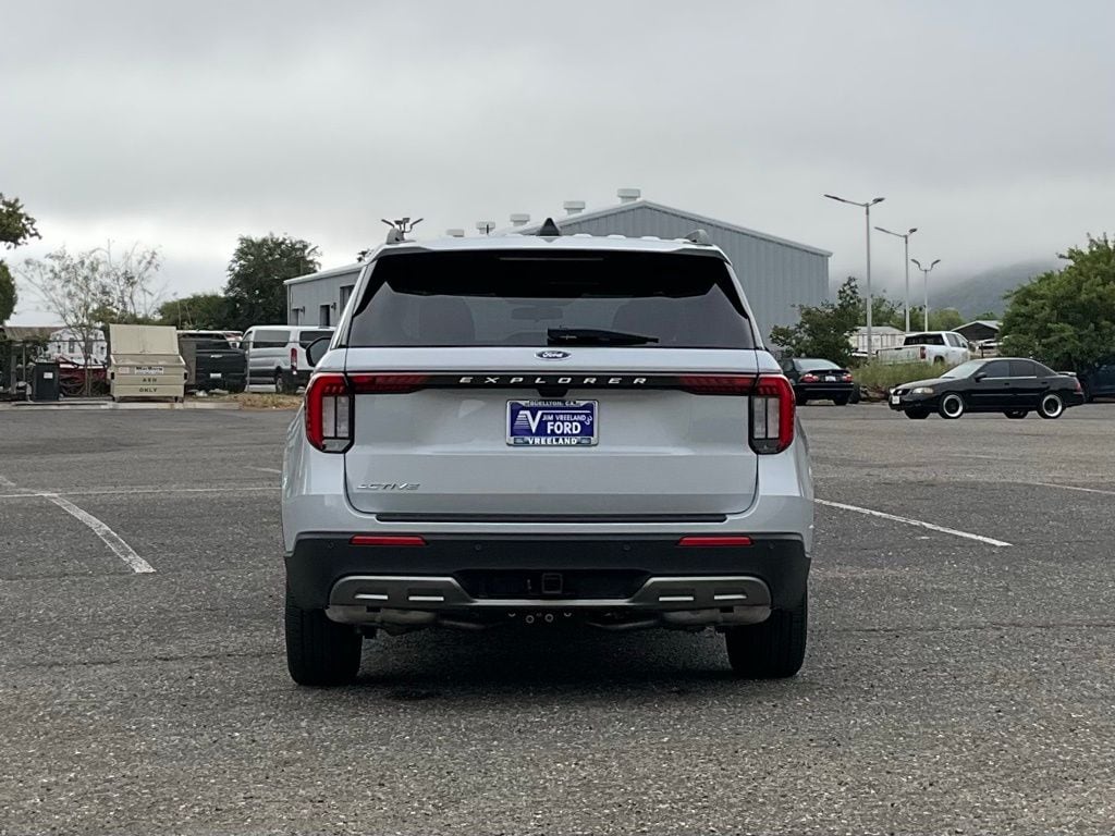 2025 Ford Explorer Active