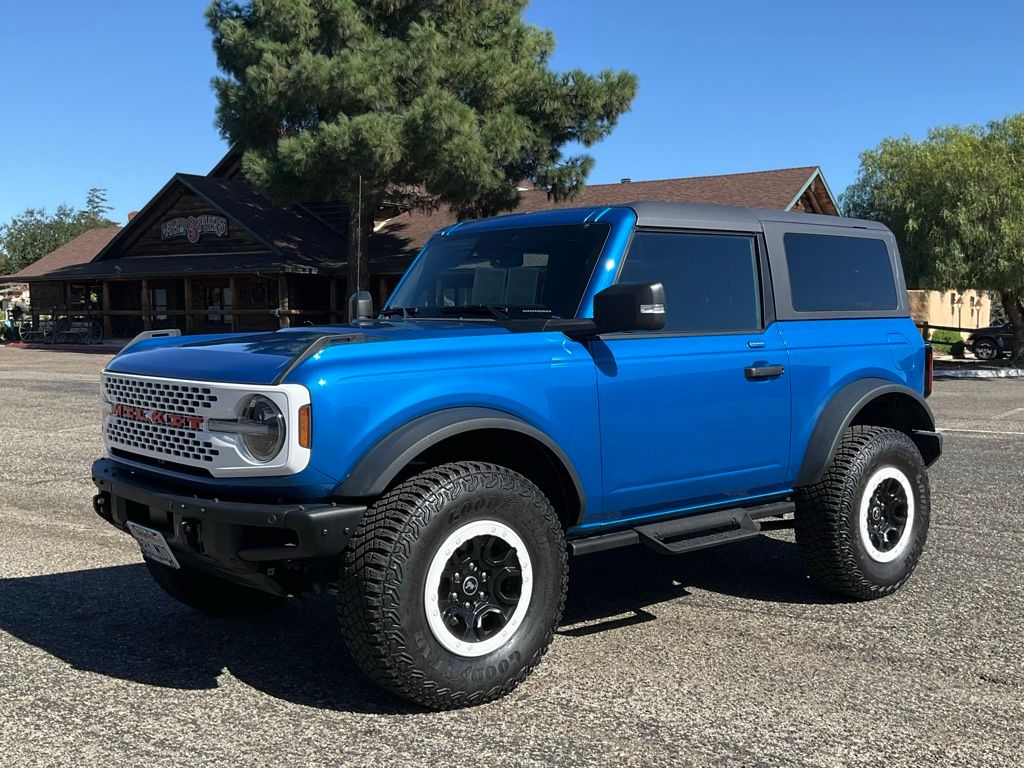 2023 Ford Bronco Badlands photo 2