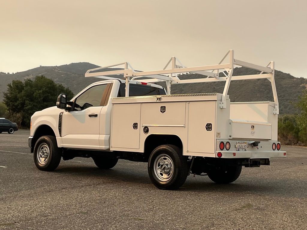 2023 Ford F-250 XL photo 4