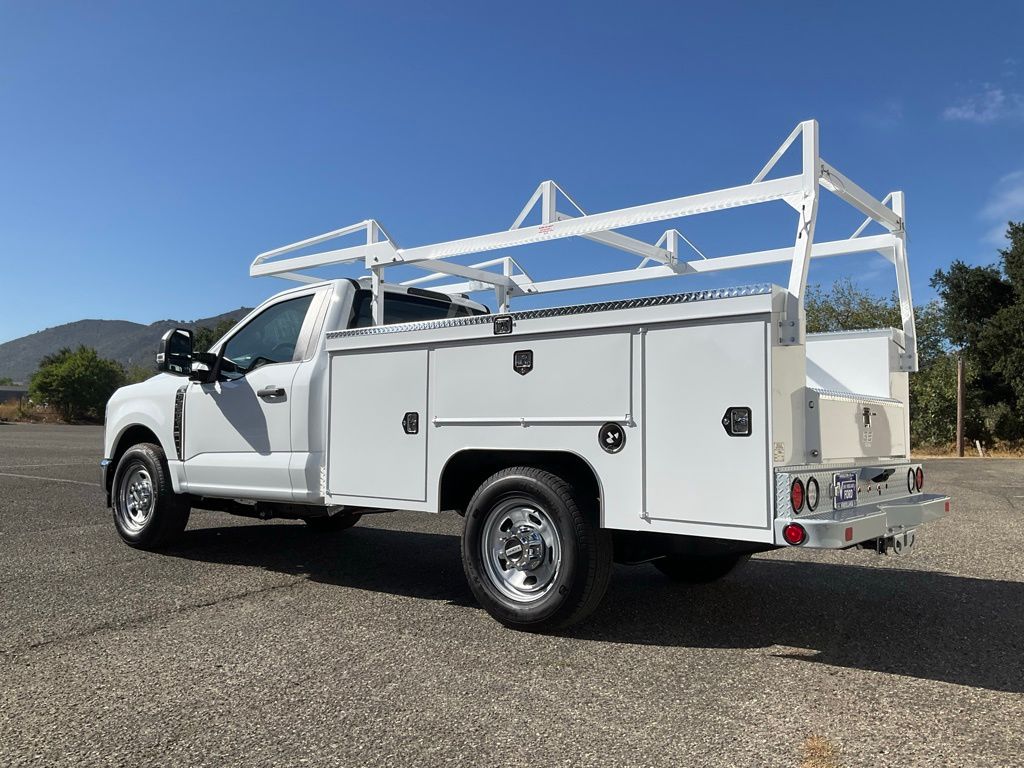 2025 Ford F-350 Super Duty Chassis Cab XL - Photo 88