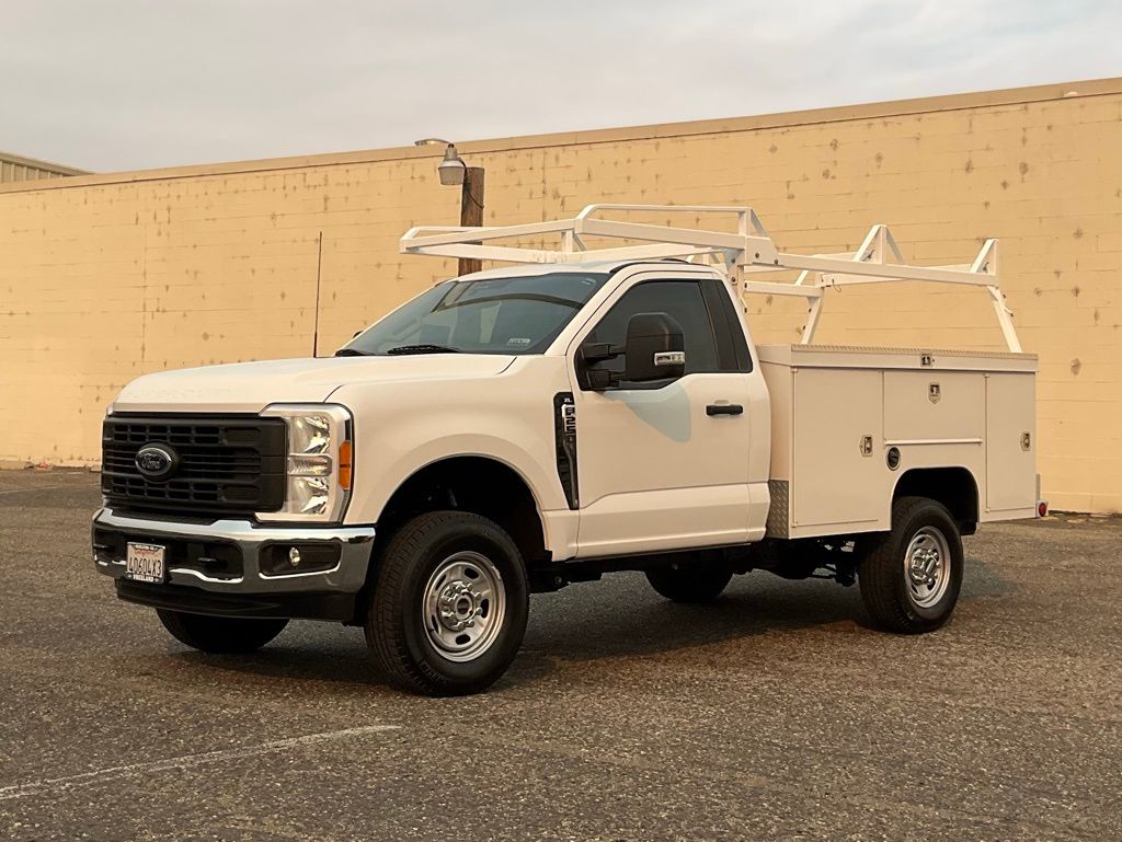 2023 Ford F-250 XL photo 2
