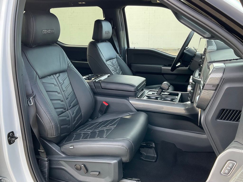 2025 Ford F-150 XLT - Photo 47