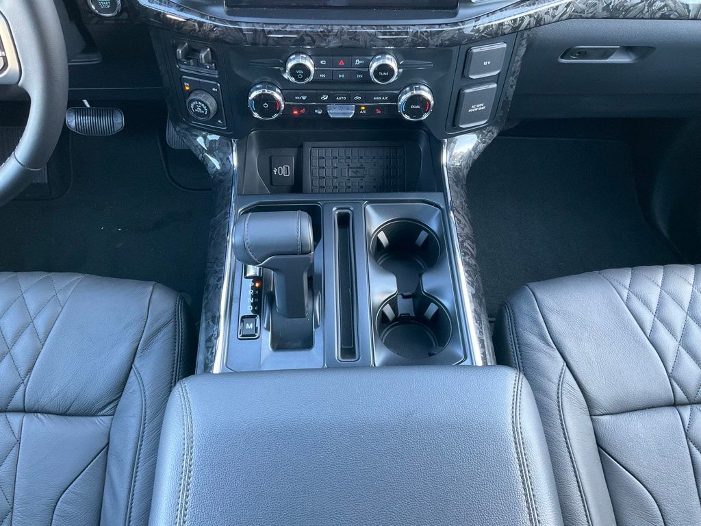 2025 Ford F-150 XLT - Photo 32
