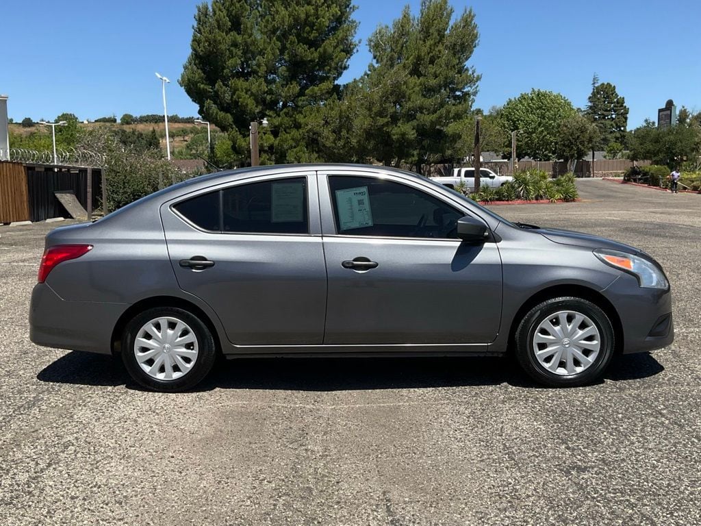 2016 Nissan Versa 1.6 S photo 6