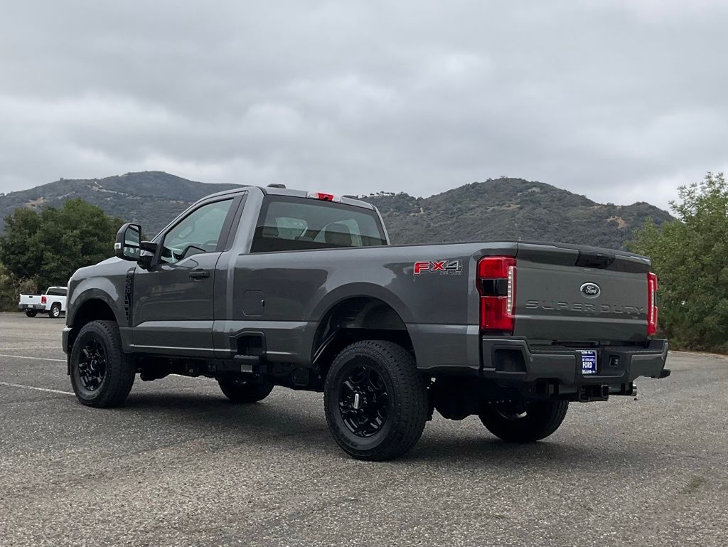 2025 Ford F-350 XL photo 4