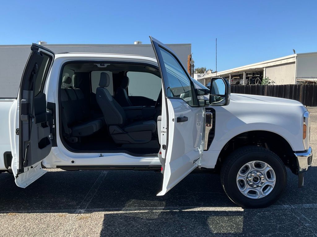 2026 Ford F-250 Super Duty XLT - Photo 24