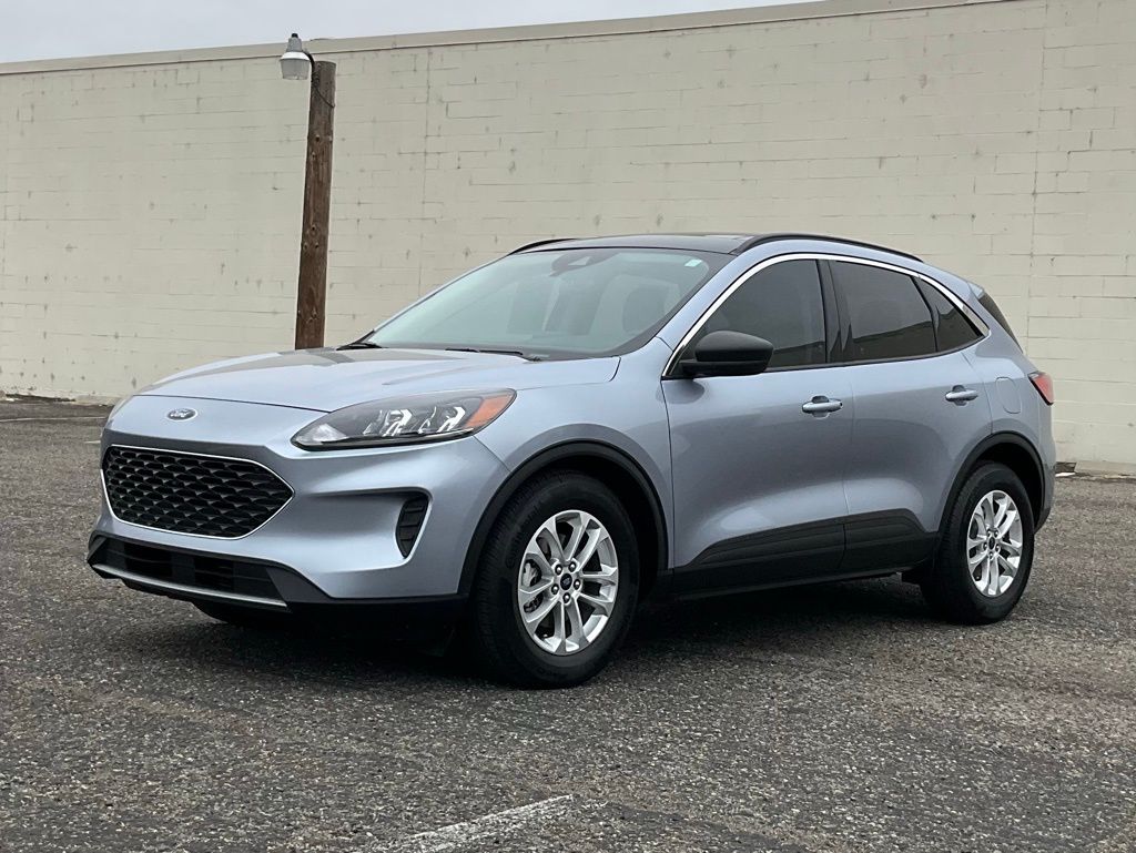 Used 2022 Ford Escape SE with VIN 1FMCU0G66NUA27257 for sale in Buellton, CA