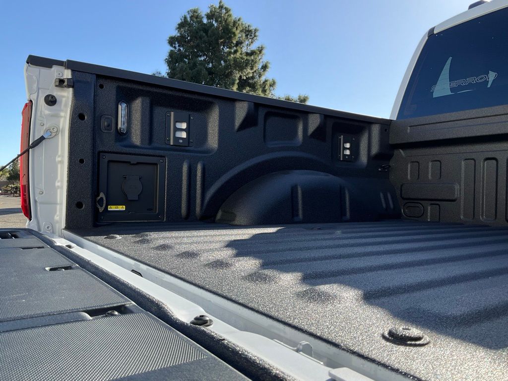 2025 Ford F-150 XLT - Photo 13
