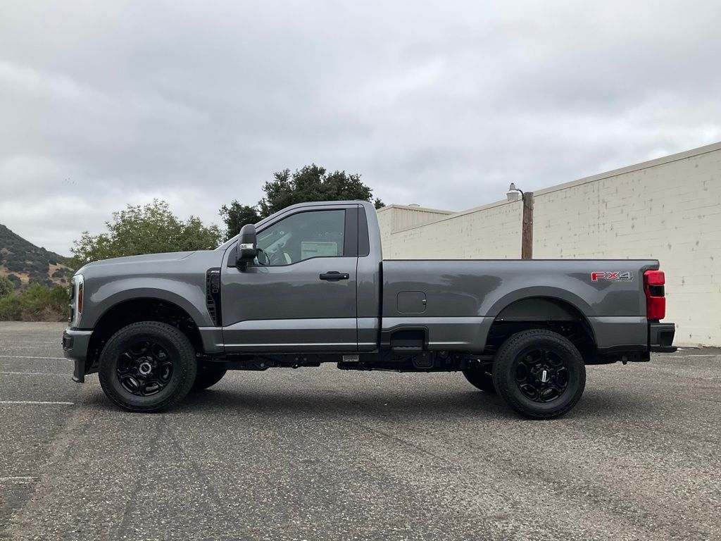 2025 Ford F-350 XL photo 3