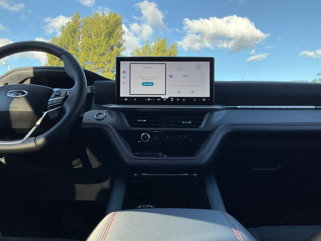 2025 Ford Explorer ST-LINE - Photo 31
