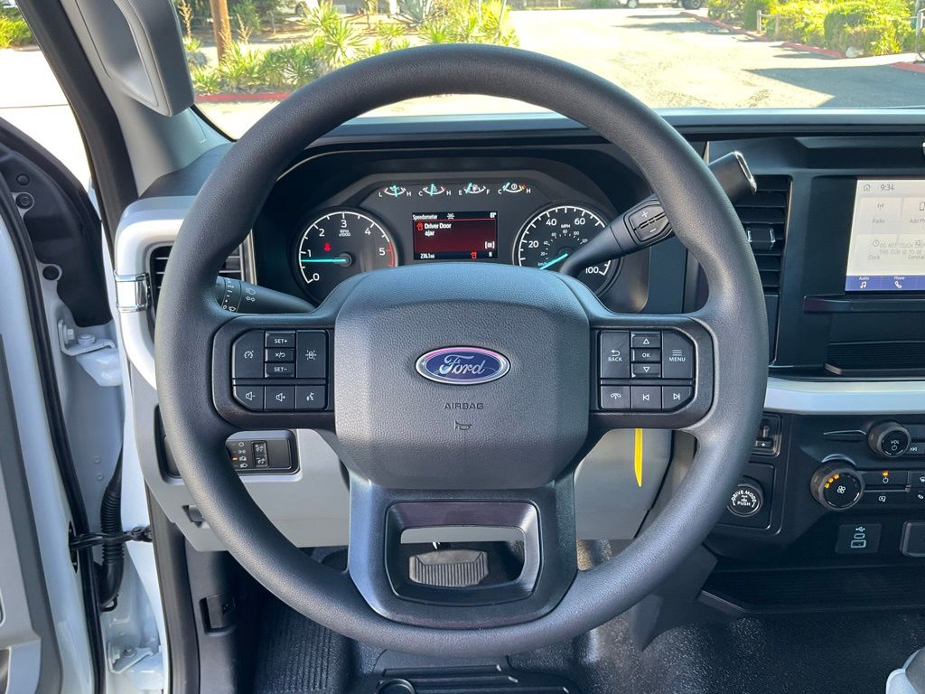 2025 Ford F-350 Super Duty Chassis Cab XL - Photo 39