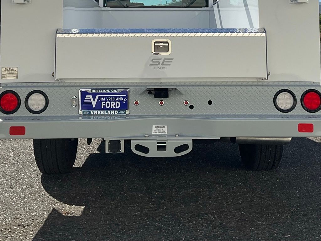 2025 Ford F-350 Super Duty Chassis Cab XL - Photo 19