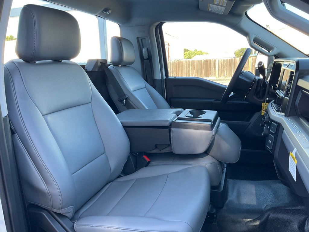 2025 Ford F-350 Super Duty Chassis Cab XL - Photo 52