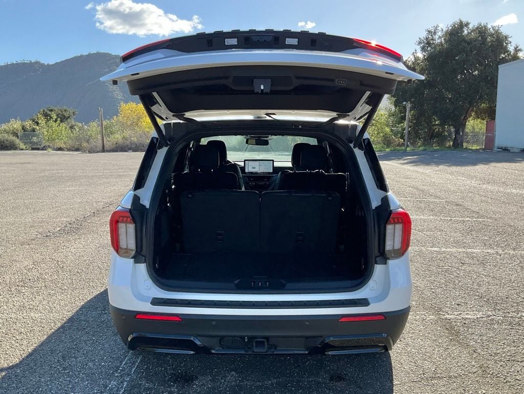 2025 Ford Explorer ST-LINE - Photo 14