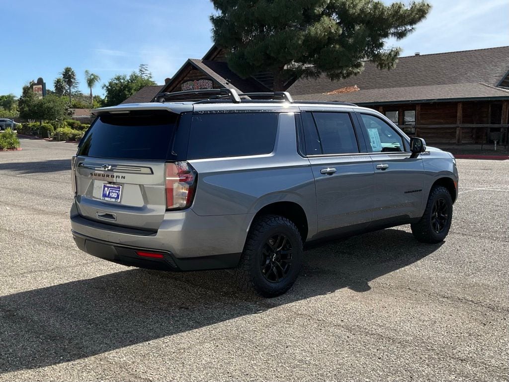 2021 Chevrolet Suburban Z71 photo 5