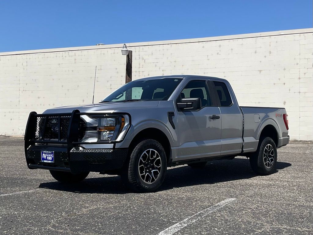 2023 Ford F-150 XL photo 2