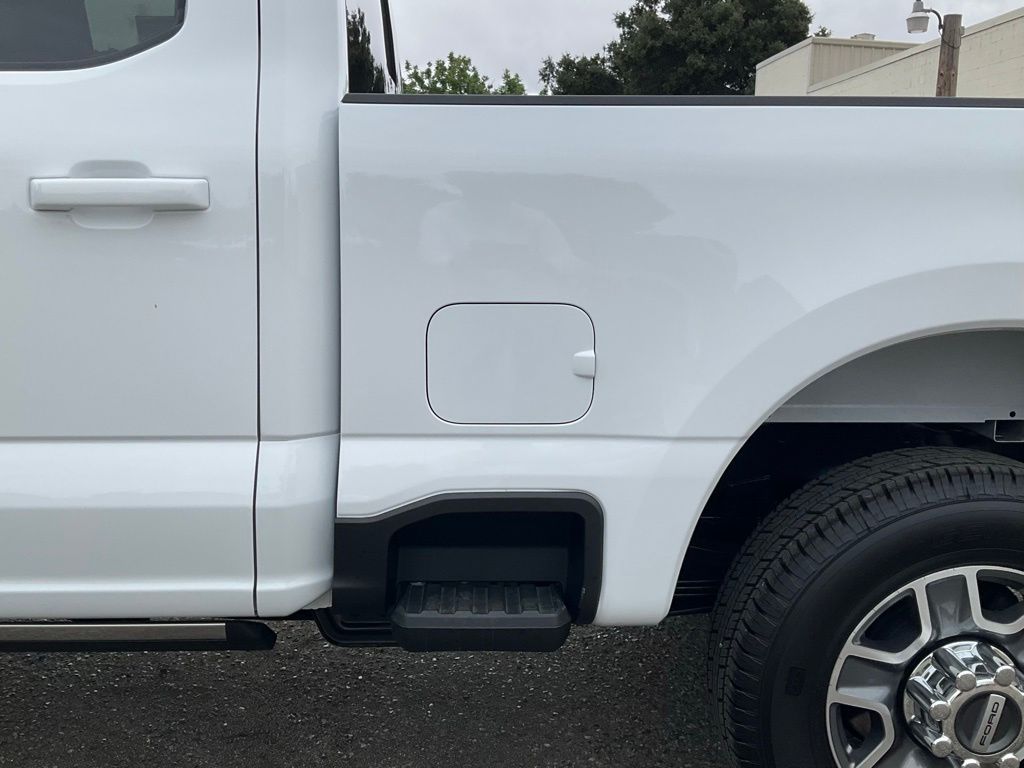 2026 Ford F-350 Super Duty Lariat - Photo 13