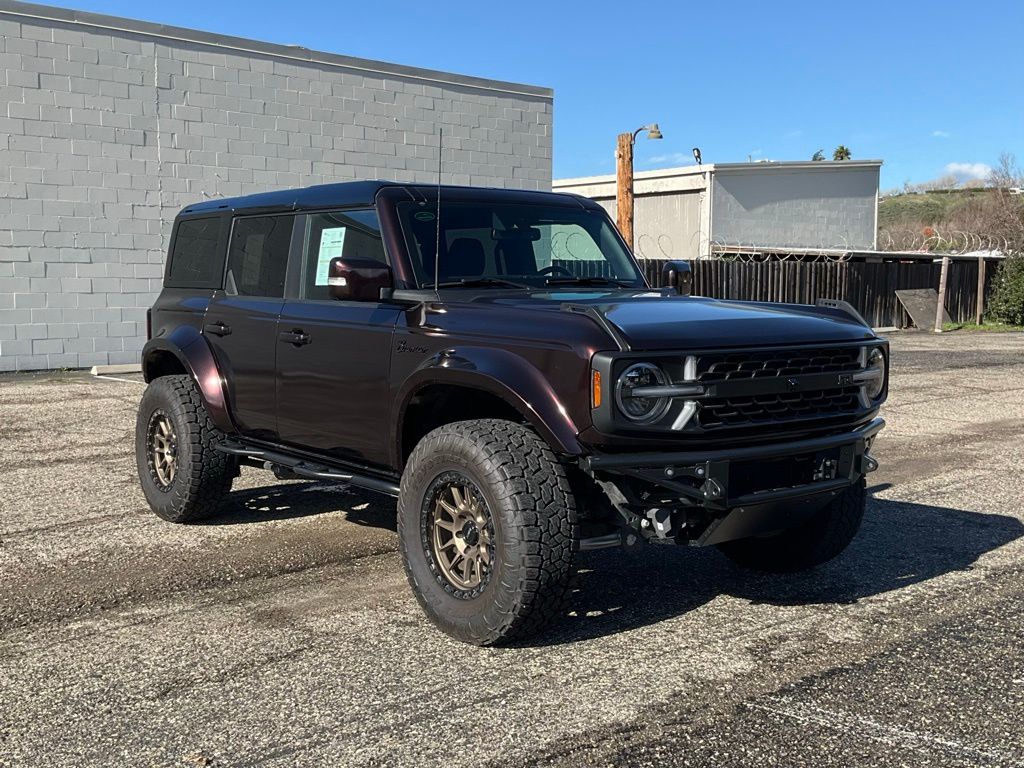 2023 Ford Bronco Outer Banks photo 3