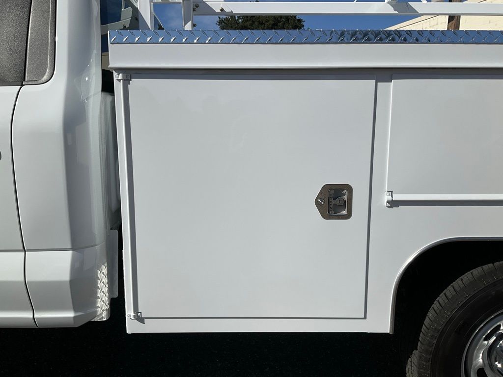 2025 Ford F-350 Super Duty Chassis Cab XL - Photo 15