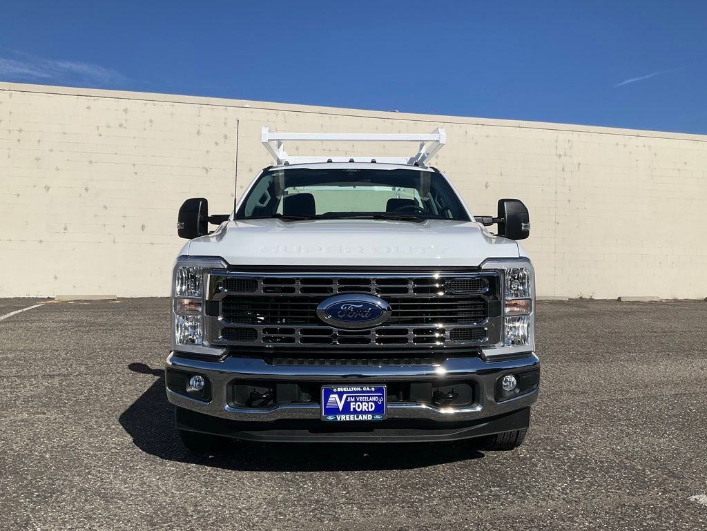 2025 Ford F-350 Super Duty Chassis Cab XL - Photo 23