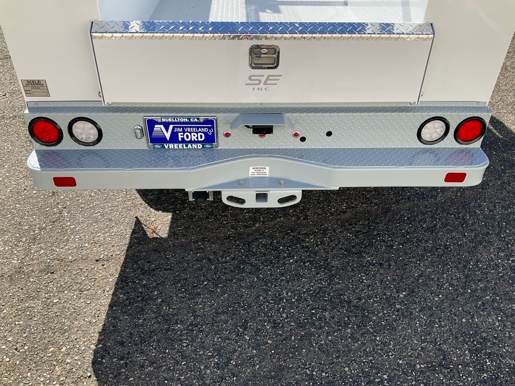 2025 Ford F-350 Super Duty Chassis Cab XL - Photo 25