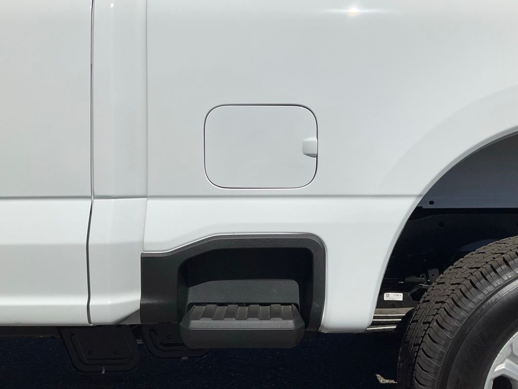 2026 Ford F-250 Super Duty XLT - Photo 13