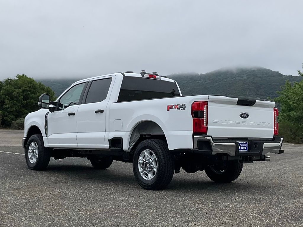 2025 Ford F-350 photo 4