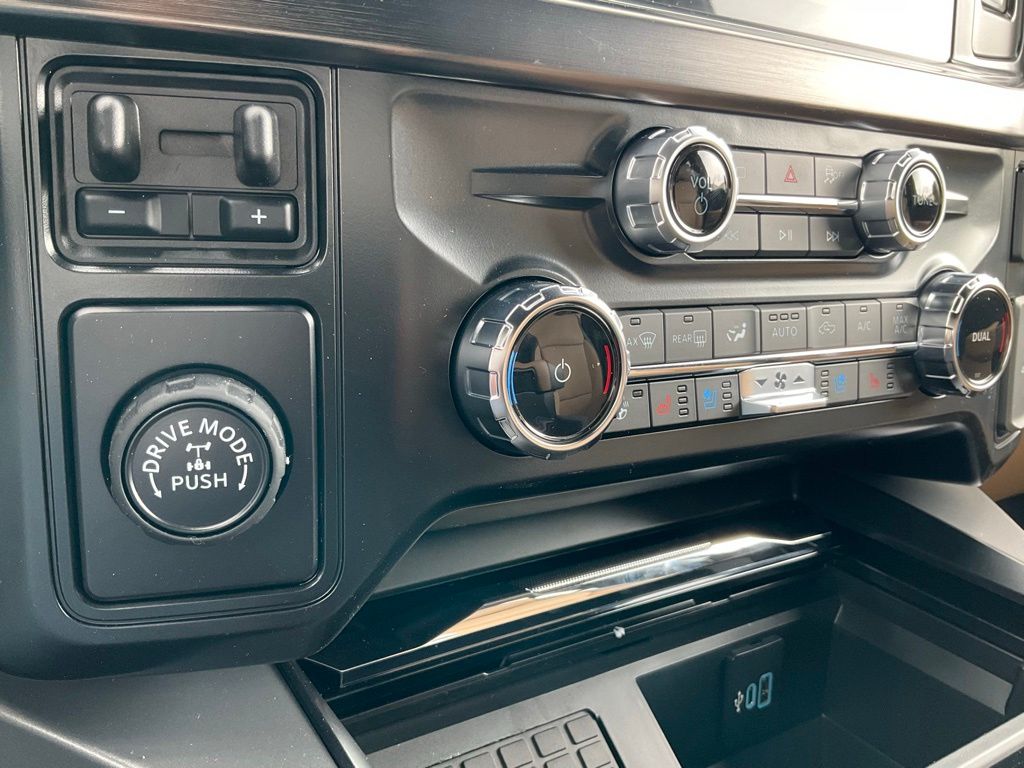 2026 Ford F-350 Super Duty Lariat - Photo 55