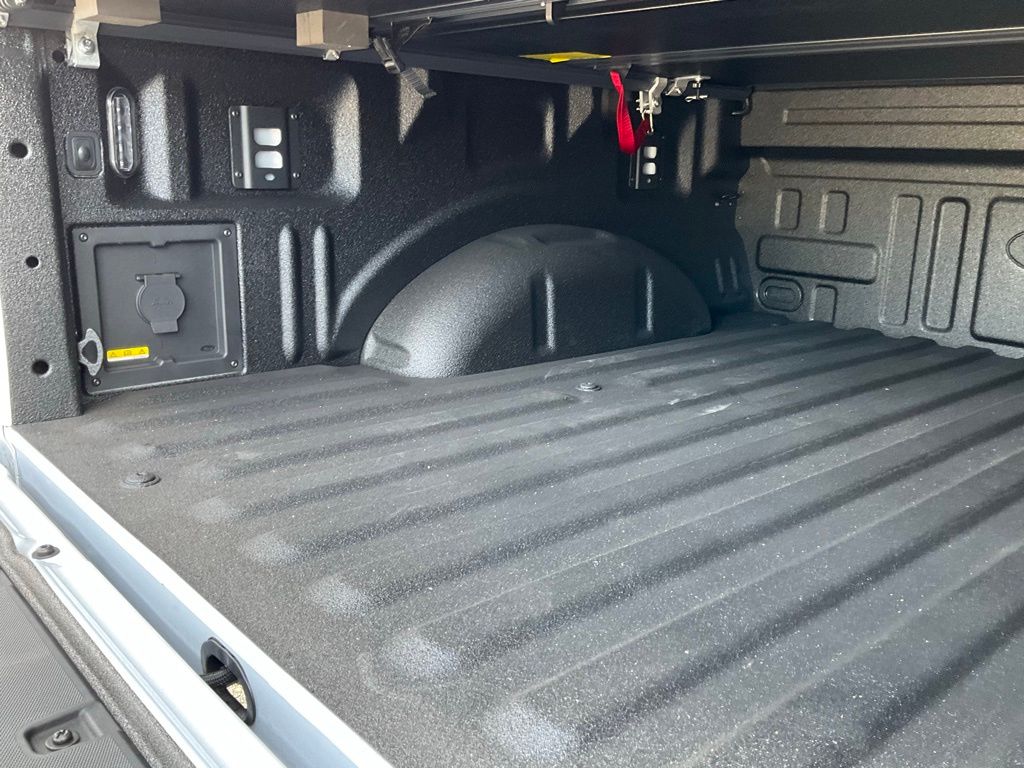 2025 Ford F-150 XLT - Photo 18