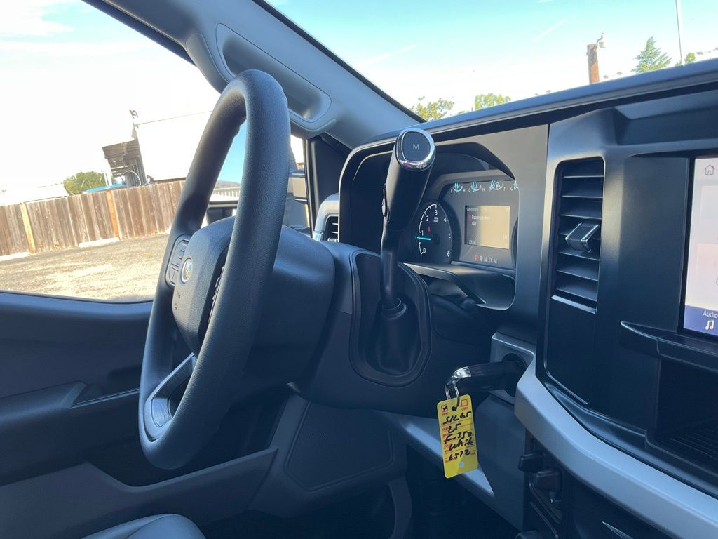 2025 Ford F-350 Super Duty Chassis Cab XL - Photo 35