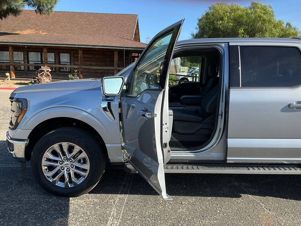 2025 Ford F-150 XLT - Photo 50