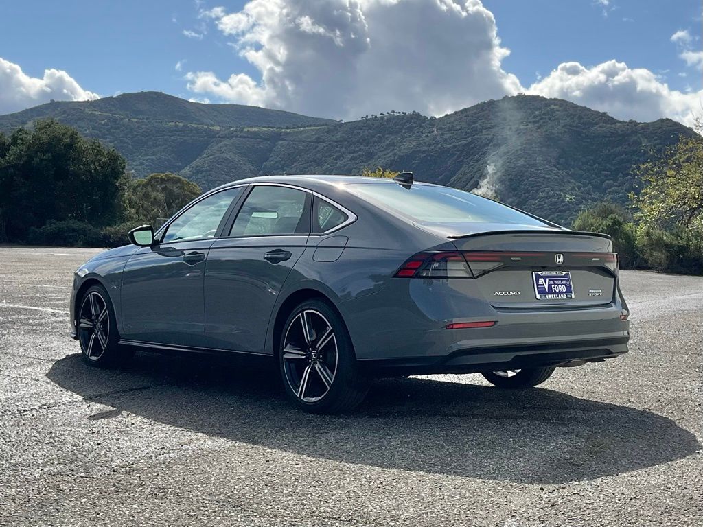 2024 Honda Accord Hybrid Sport photo 3