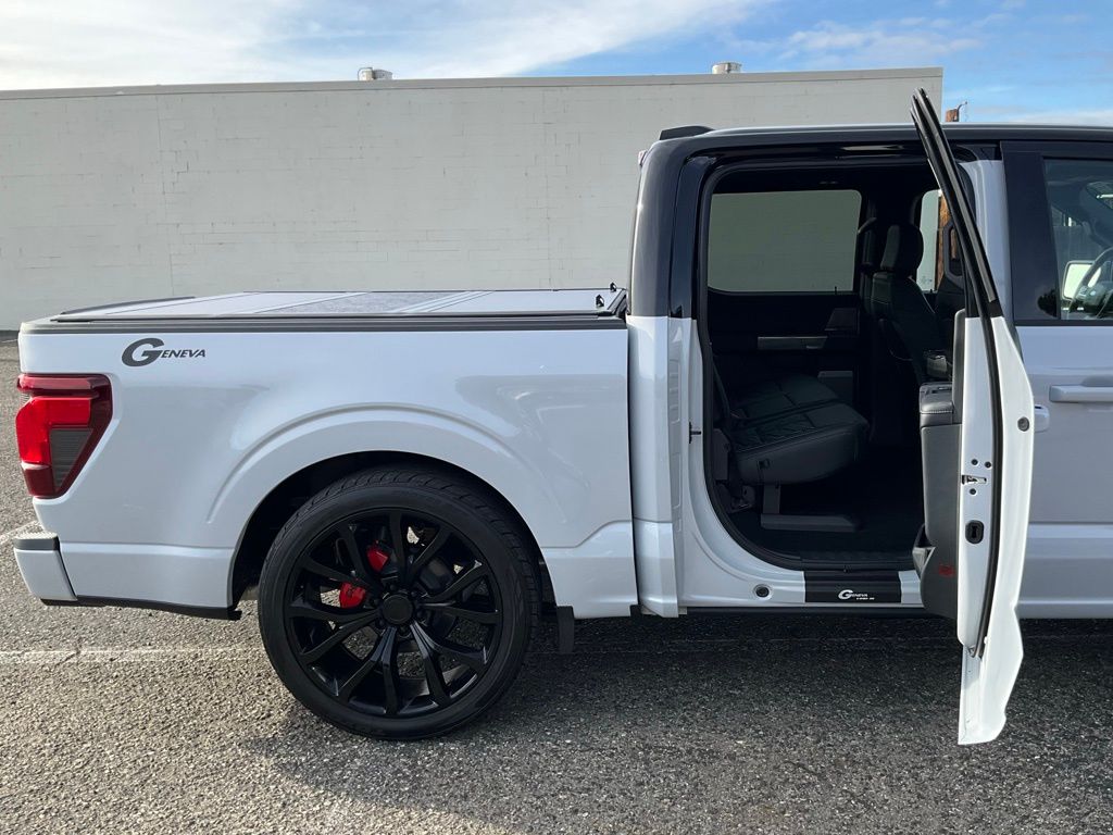 2025 Ford F-150 XLT - Photo 32