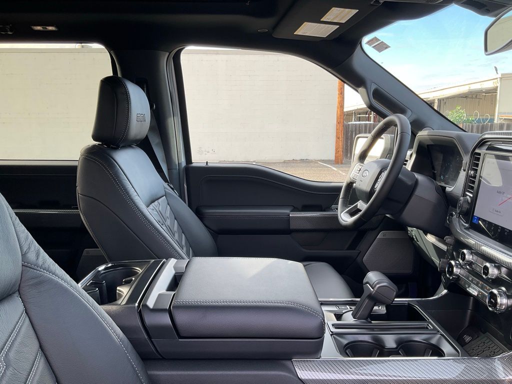 2025 Ford F-150 XLT - Photo 46