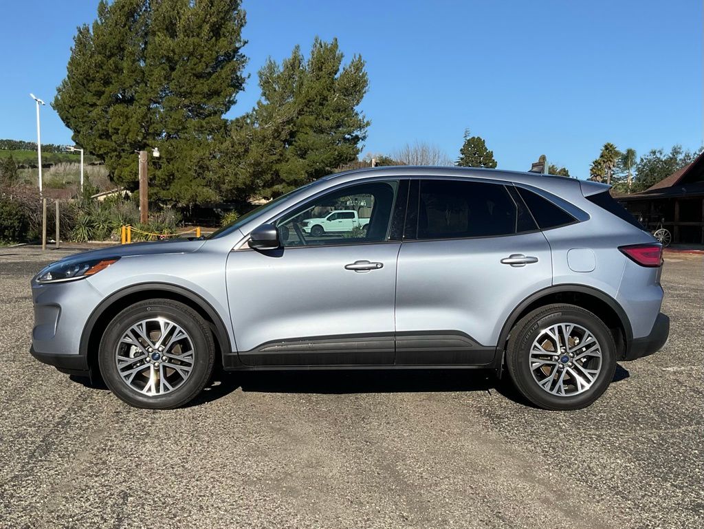 2022 Ford Escape SEL photo 2