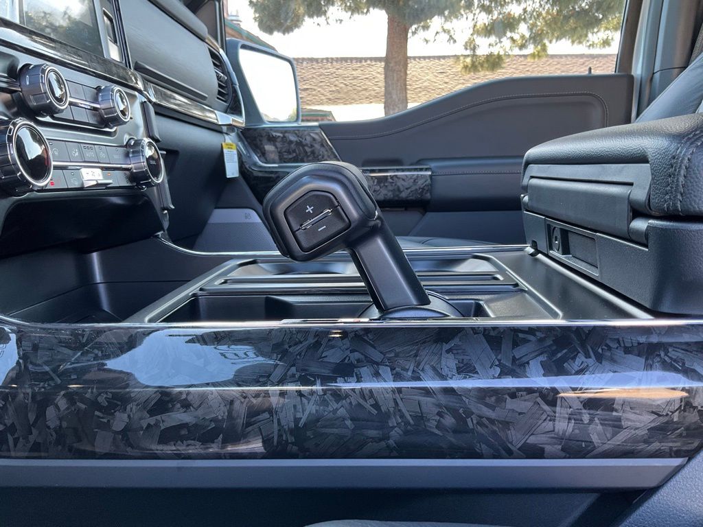 2025 Ford F-150 XLT - Photo 33